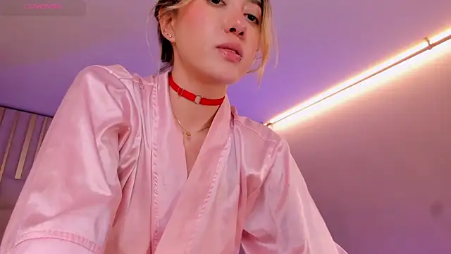 EveBensonX live sex cam