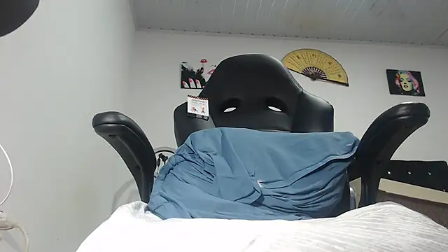 pamelabigcock69's room