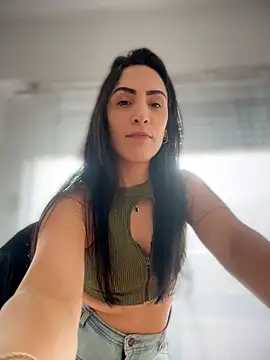 Webcam Model (alessandra-a)  is live.Free join now!