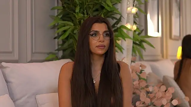 NicoleCellini - Live Cams