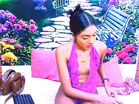 IndianPretty14u2Luv webcam