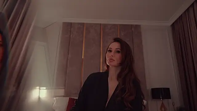 MilaDYstarlight webcam