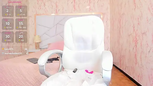 Emily_Whinfre webcam