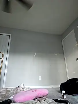 oliviaprettypussy webcam