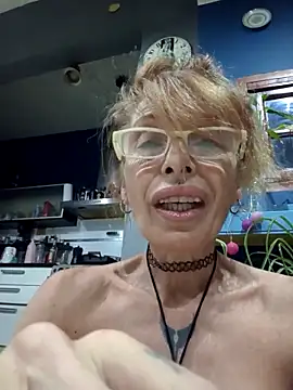 frozenwaffle (F mature) - Ride dildo reverse yeahhh