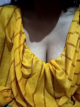 kaviyaponnu0987 webcam