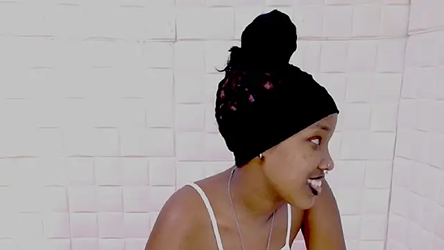 EroticSexyPrada webcam