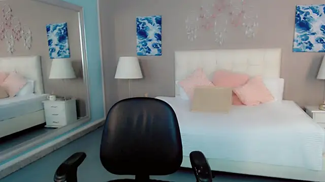 _Maddison_Ivanova_ webcam