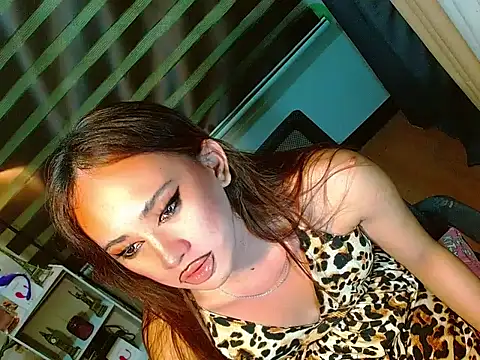 HOLLYWOOD_QUEEN_88 webcam