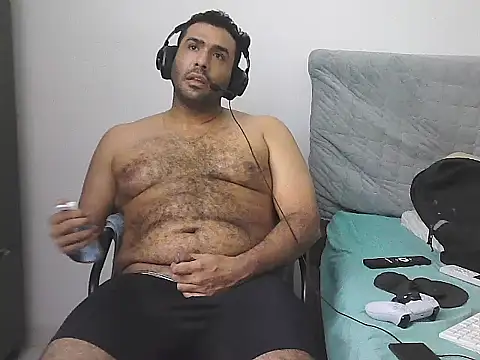 AlphaLatinoBear webcam