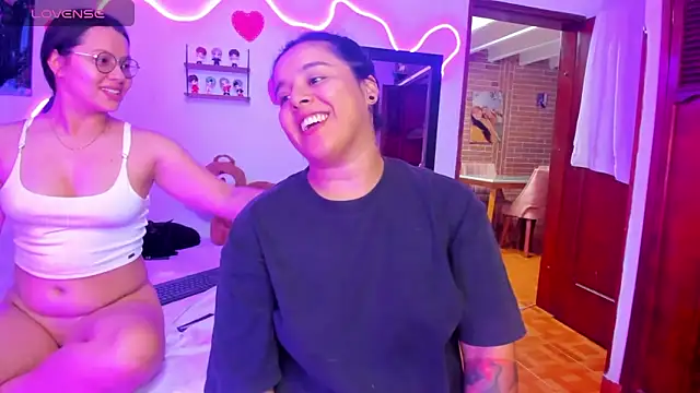 Dilan_and_Mia webcam