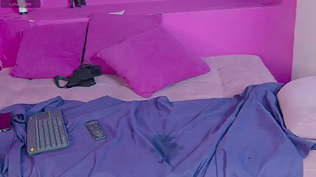 Blonndie_Noir webcam