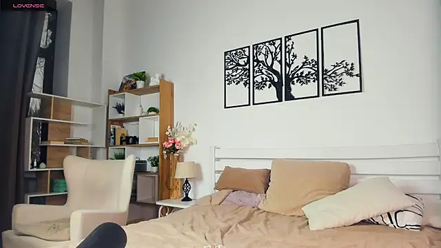 MalvinaTrafford webcam