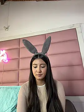 AmaranttayLunay webcam