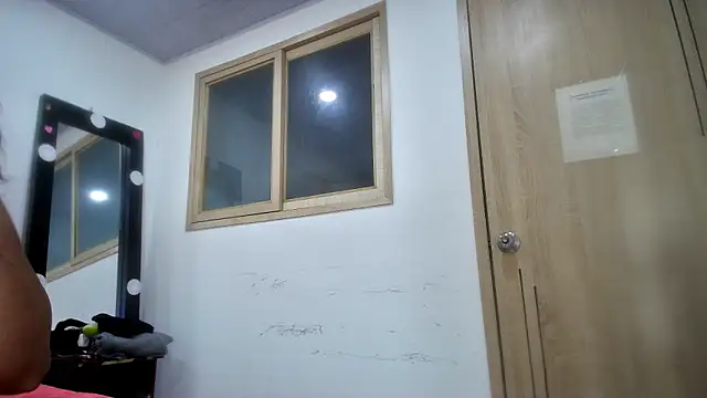 Shannel_milff webcam