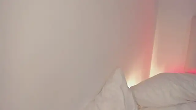 Hannahx__ live sex cam