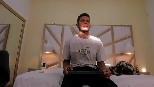 NohaBrooks live sex cam