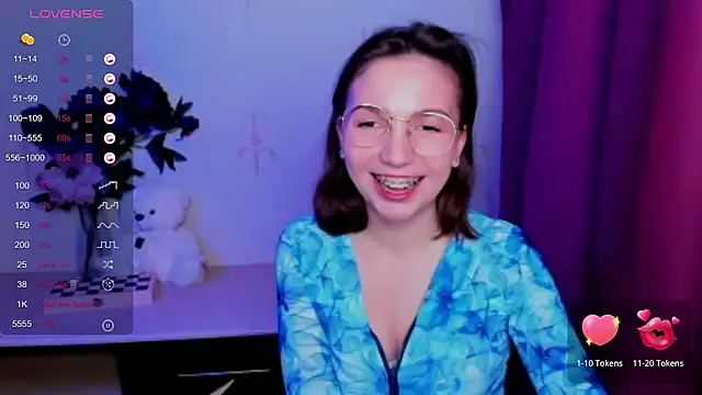 KindHazelHere_ webcam