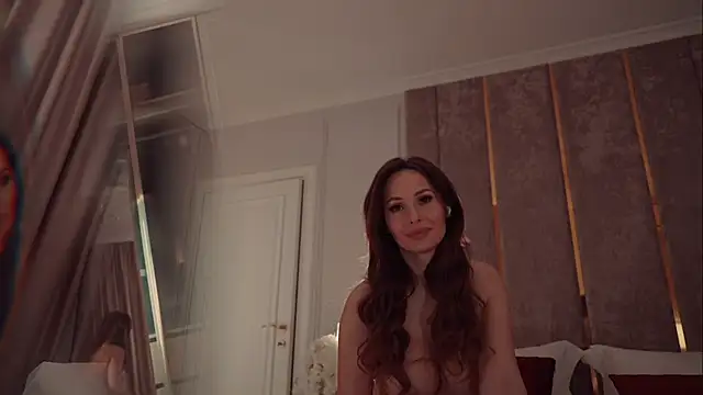 MilaDYstarlight webcam