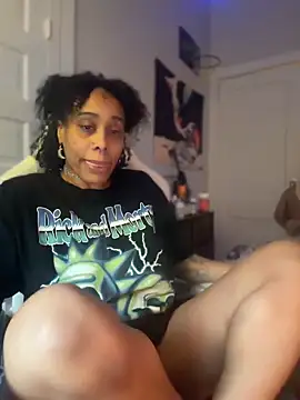 Webcam Model (Lunalovesyou8)  is live.Free join now!