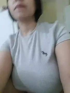 DianiQueenn - Live Cams