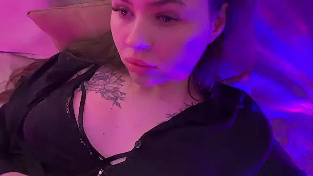 AlmaryKim's Stripchat show and profile