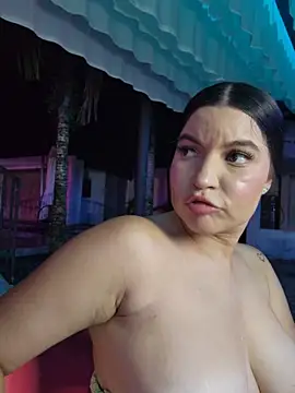 Pretty_Julieta webcam