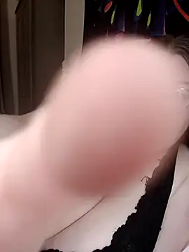 Sexycurvyemilyy webcam