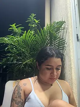 pretty_isadora (F young) - Silence, people nearby #pussy #public