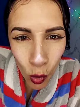 laurahotdirty webcam