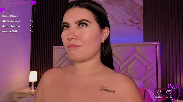 miaafarrel (F teen) - Put my first plug anal 🔥🍑