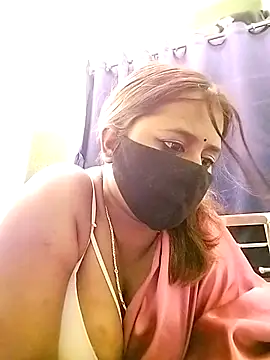 LoveLy-Soneya webcam