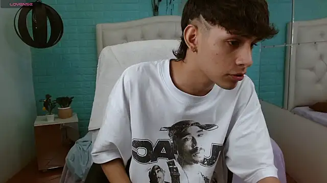 draxblade09 (M twink) - take off my clothes