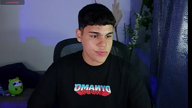 eithan_jonnes webcam