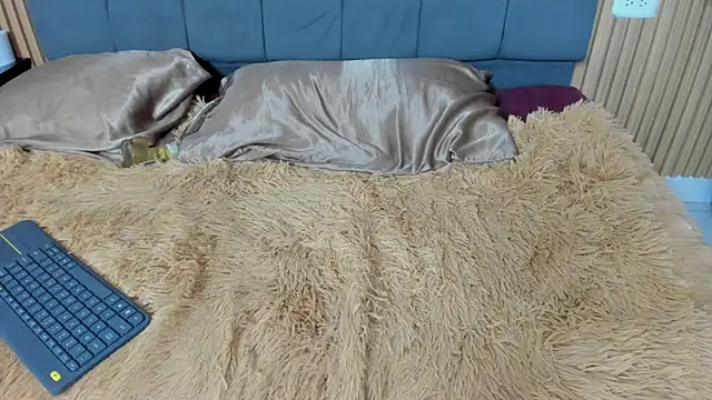 magical_muse122 webcam