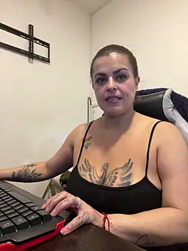 MiaHotboobs webcam