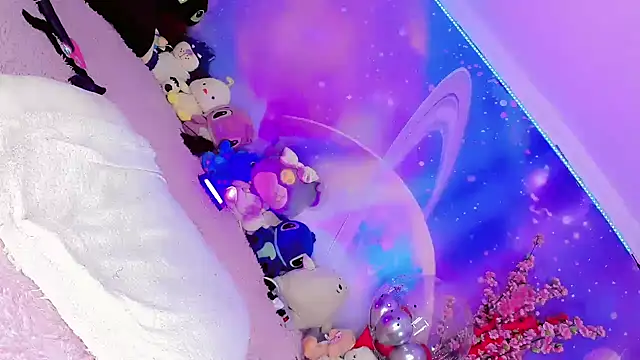 Thalia_girl21's room