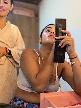 kaily_sweet16 (F teen) - Naked on the balcony neighbors nearby