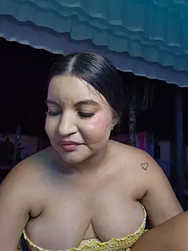 Pretty_Julieta webcam