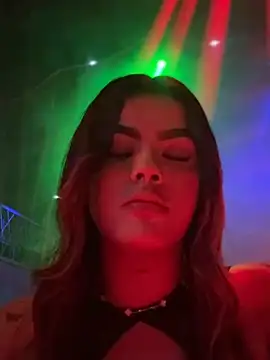 kaily_sweet16 (F teen) - Naked on the balcony neighbors nearby