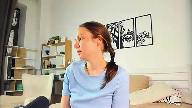 MalvinaTrafford webcam