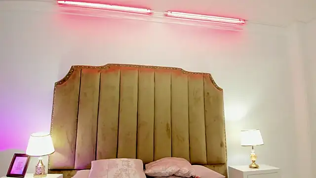 Alessiia_Moon webcam