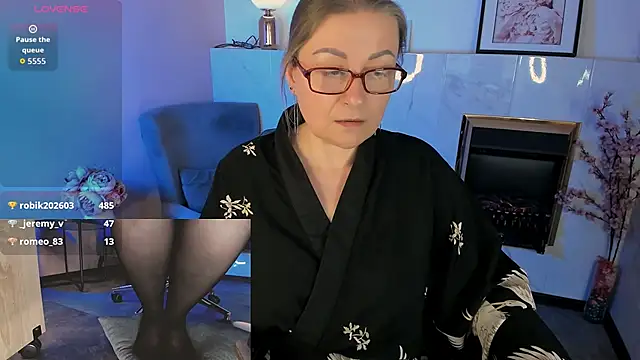 Alexandra_Kind webcam