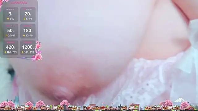 美女AngelwithEcup在线直播