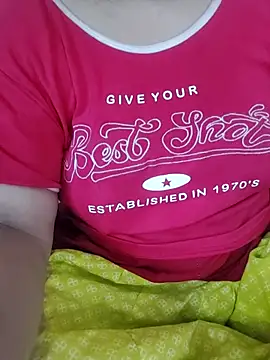 TamilDreamgirl08 webcam