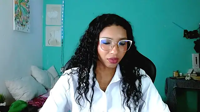 sensitive_brunette webcam