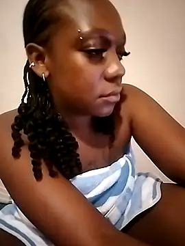 InnocentSlutXx webcam