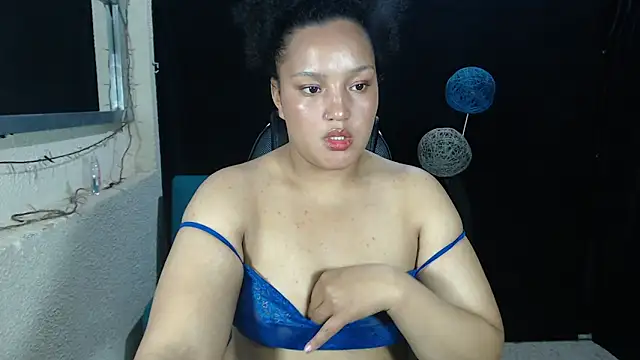 SofiaRoyal2308 webcam