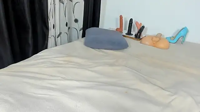 CREAMY_BUBBLEGUM webcam