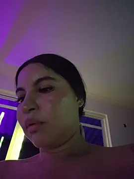 Pretty_Julieta webcam